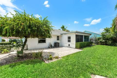 149 Arrowhead Circle, Jupiter FL - photo 21 of 23