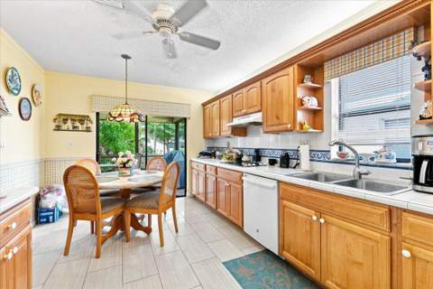 9843 NW 75th Court, Tamarac FL - photo 17 of 26