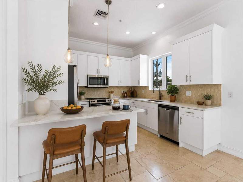 2 bedroom Condominium at 12 SE 1st Avenue #201, Royal Atlantic In Delray Beach Condo, Delray Beach — photo 3