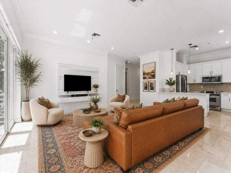 2 bedroom Condominium at 12 SE 1st Avenue #201, Royal Atlantic In Delray Beach Condo, Delray Beach — photo 2