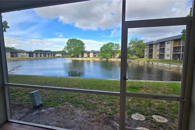 2 bedroom Condominium at 7801 Colony Circle #106, Versailles Gardens Condo, Tamarac — photo 3