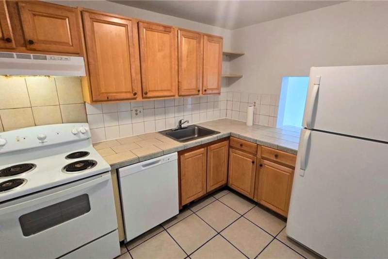 2 bedroom Condominium at 7801 Colony Circle #106, Versailles Gardens Condo, Tamarac — photo 5