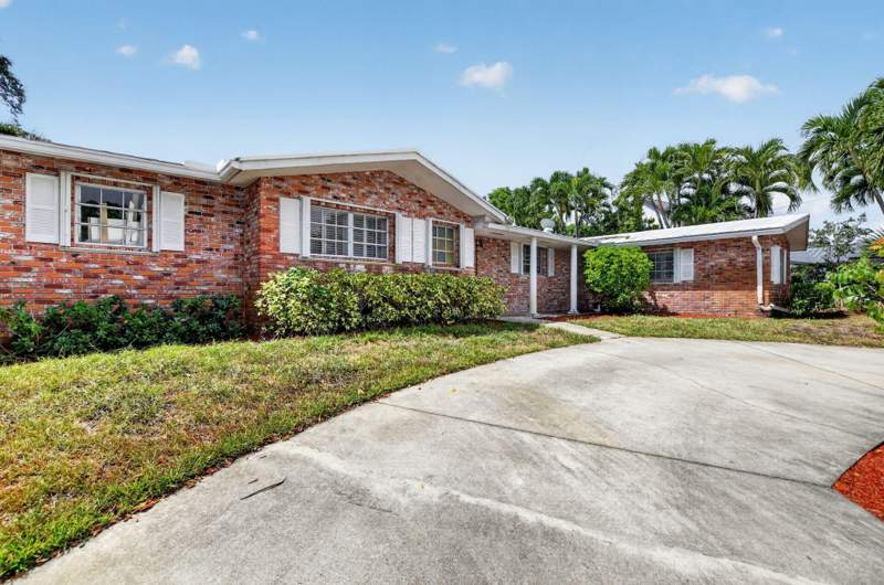 4 bedroom Single Family Residence at 410 NW Spanish River Boulevard, Boca Raton Hills Sec 3, Boca Raton — photo 4