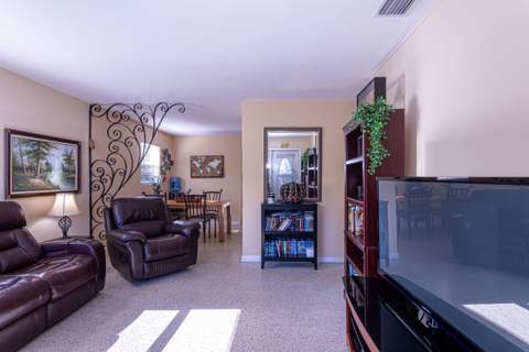 429 Summa Street, West Palm Beach FL - photo 10 of 32