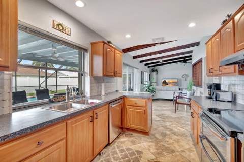 577 SW 24th Avenue, Boynton Beach FL - photo 14 of 35