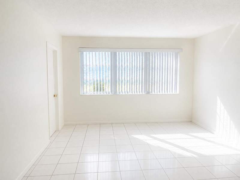 1 bedroom Condominium at 2200 Park Lane #107, Sheridan Lakes, Hollywood — photo 4