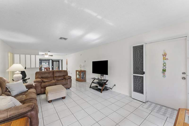 2 bedroom Villa at 4903 Equestrian Circle #A, Greentree Villas Condo, Boynton Beach — photo 4
