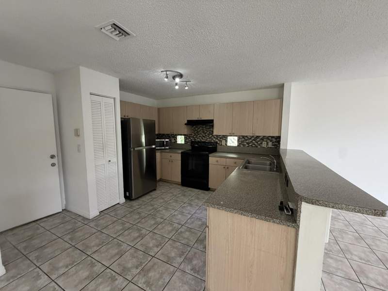 3 bedroom Single Family Residence at 4172 Pine Hollow Circle, Pine Hollow Estates, Greenacres — photo 5