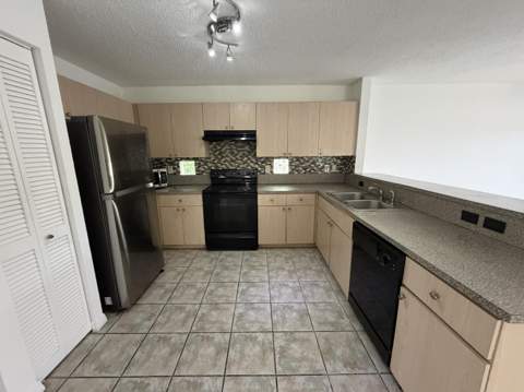 4172 Pine Hollow Circle, Greenacres FL - photo 6 of 32