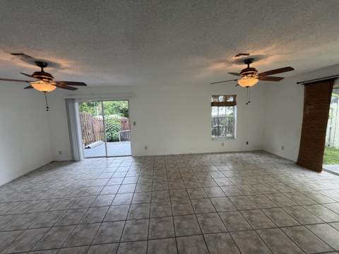 4172 Pine Hollow Circle, Greenacres FL - photo 8 of 32