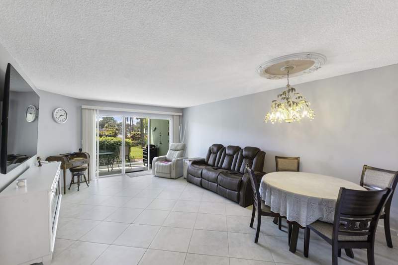 1 bedroom Condominium at 3590 Via Poinciana #107, Poinciana Place Condo, Lake Worth — photo 4