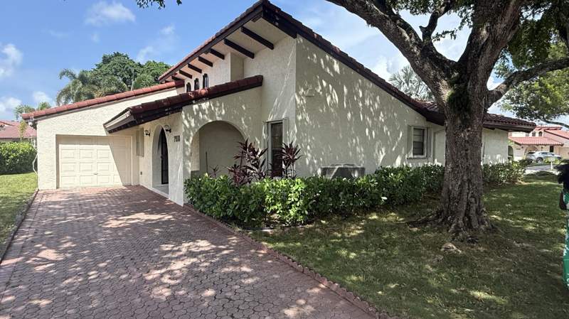 3 bedroom Condominium at 7918 Hibiscus Circle #59, Pines At Woodmont III Condo, Tamarac — photo 2