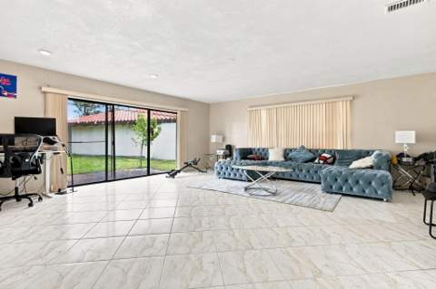 7918 Hibiscus Circle #59, Tamarac FL - photo 11 of 41
