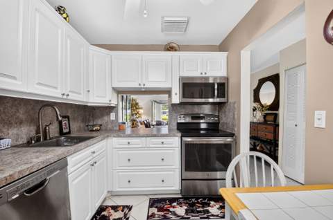 226 Lake Constance Drive #226, West Palm Beach FL - photo 6 of 59