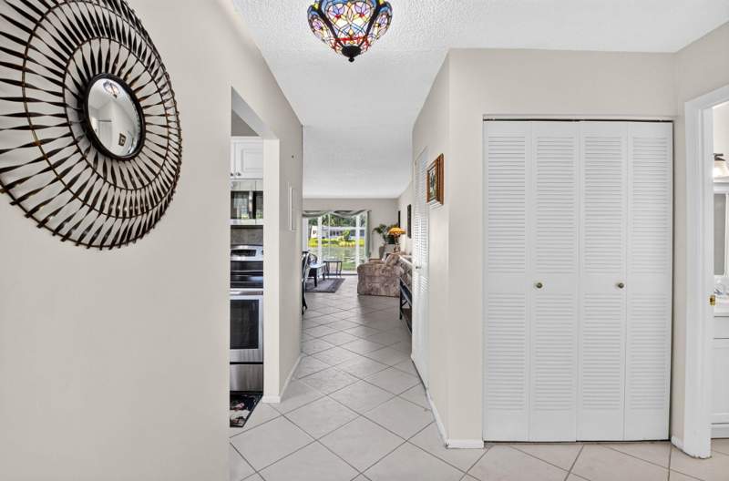 2 bedroom Condominium at 226 Lake Constance Drive #226, Golden Lakes Village Condo B C D, West Palm Beach — photo 3
