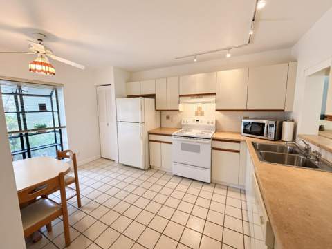3335 Lucerne Park Drive, Greenacres FL - photo 8 of 22