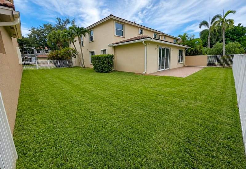 5 bedroom Single Family Residence at 5292 Sancerre Circle, Cocoplum, Lake Worth — photo 5