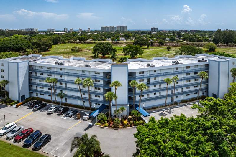 2 bedroom Condominium at 6400 NW 2nd Avenue #321, Boca Teeca Condo 9, Boca Raton — photo 2