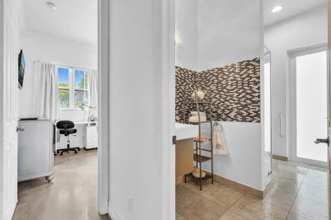 3521 Forest View Circle, Dania Beach FL - photo 19 of 79