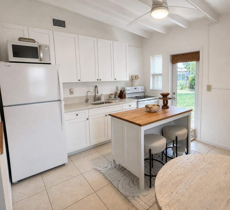 2 bedroom Single Family Residence at 129 SW 21st Way, Woodland Park Amd Plat, Fort Lauderdale — photo 5