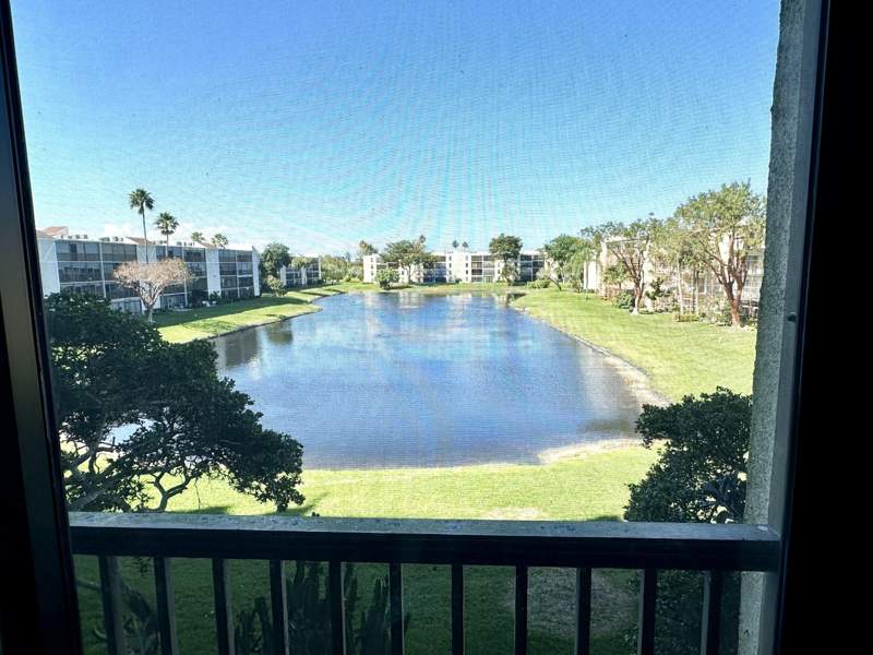 2 bedroom Condominium at 14460 Strathmore Lane #306, Huntington Lakes Sec One Condos, Delray Beach — photo 3