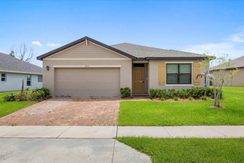4 bedroom Single Family Residence at 435 Seafoam Circle, Morningside Palm Breezes Club 2B, Fort Pierce — photo 1
