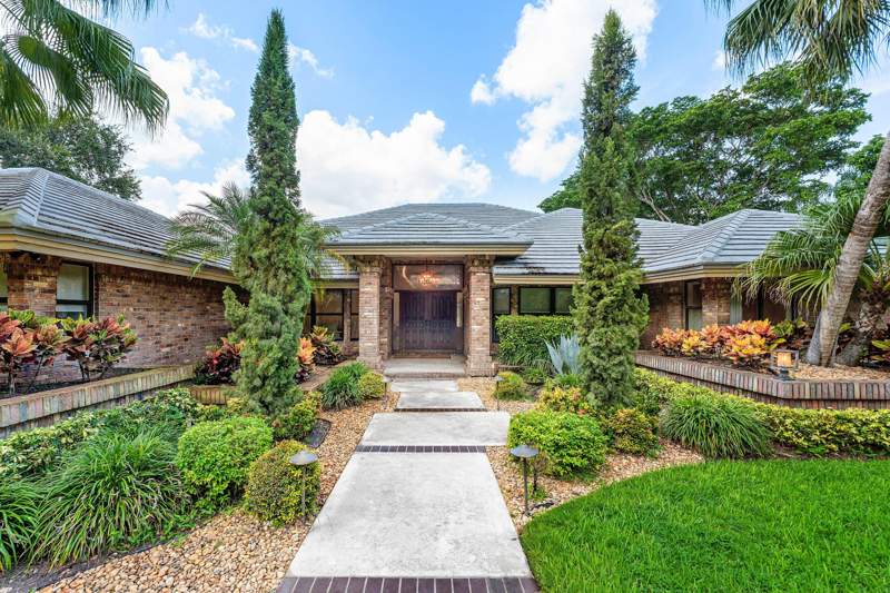 4 bedroom Single Family Residence at 6911 Annapolis Court, Parkland LAKES/Cypresshead, Parkland — photo 5