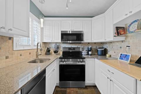 535 Hendricks Isle #106, Fort Lauderdale FL - photo 19 of 24