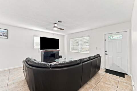 2908 NW 48th Street, Tamarac FL - photo 9 of 39