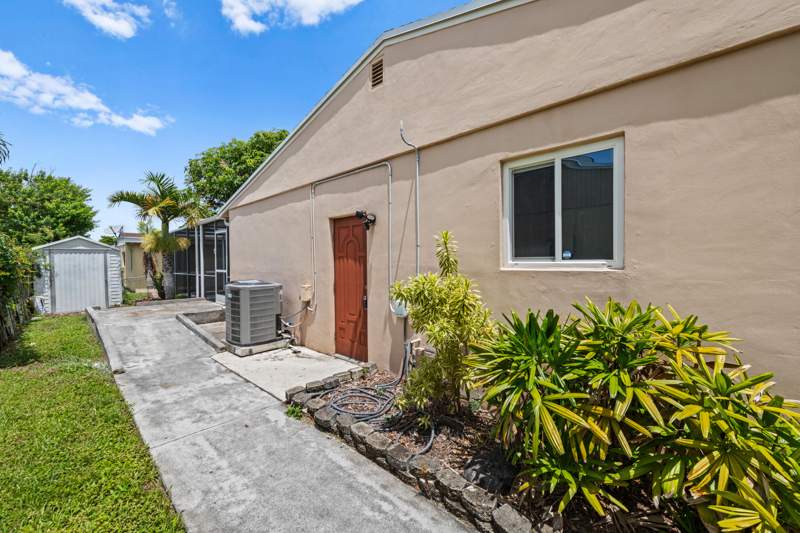 3 bedroom Single Family Residence at 6981 SW 1st Court, Oriole-Margate Sec 5, Margate — photo 4