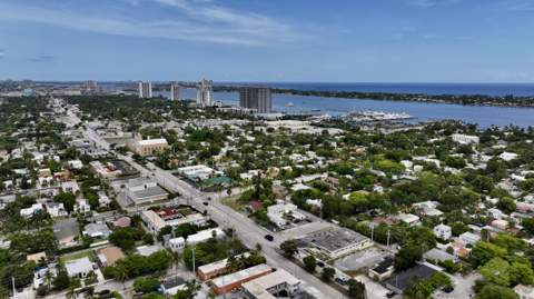 3608 Broadway Avenue, West Palm Beach FL - photo 11 of 45
