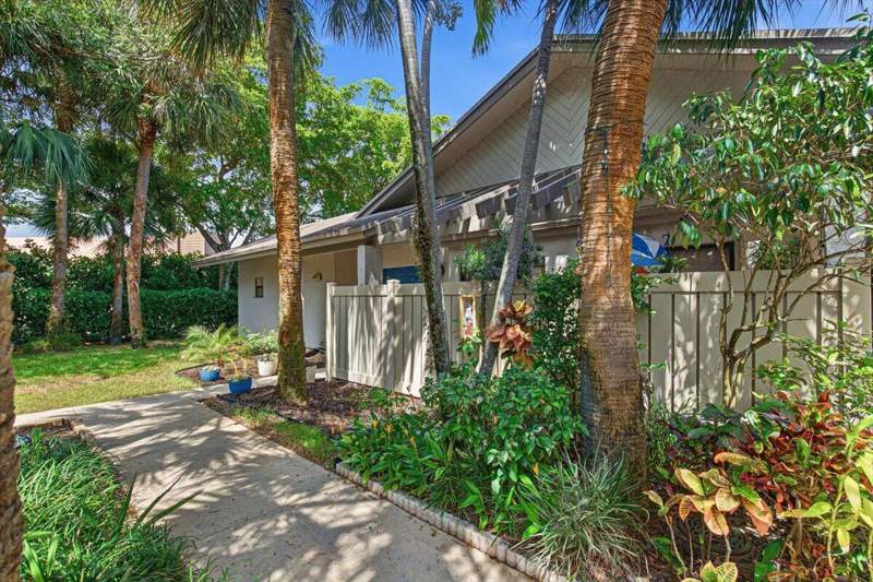 2 bedroom Villa at 4846 NW 22nd Street #4160, Baywood Village Ii-A Condo, Coconut Creek — photo 2