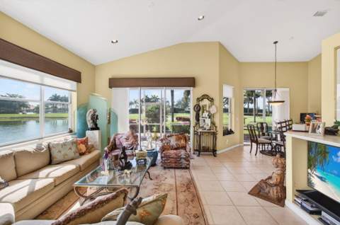 6862 Swansea Lane, Boynton Beach FL - photo 8 of 70