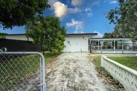 3932 Adams Street, Hollywood FL - photo 20 of 22