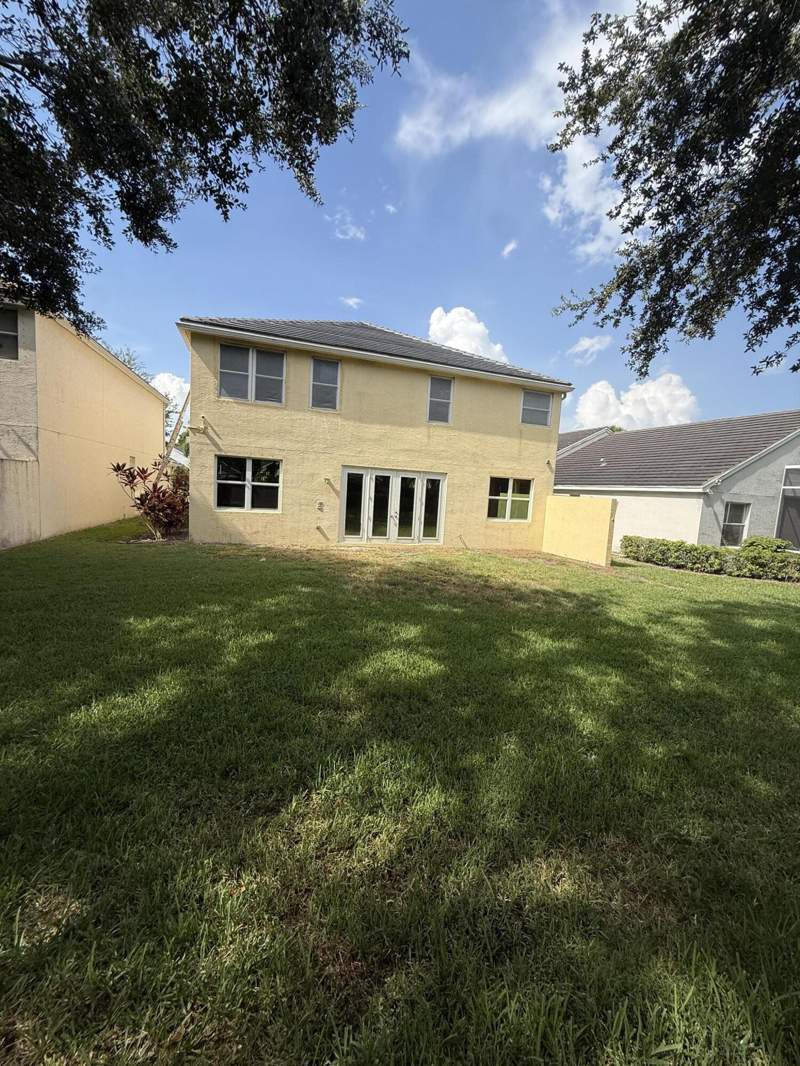 5 bedroom Single Family Residence at 307 Berenger Walk, Anthony Groves Ph 2, Royal Palm Beach — photo 4