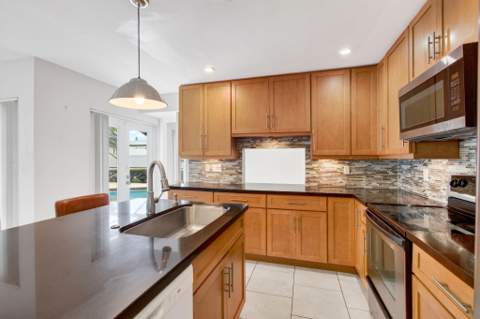 586 NW 45th Way, Delray Beach FL - photo 6 of 37
