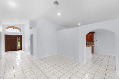 5737 Royal Club Drive, Boynton Beach FL - photo 8 of 42