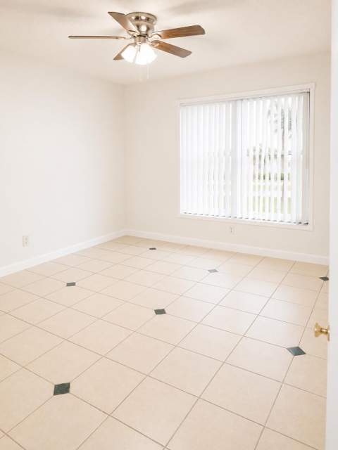 5318 Garden Hills Circle, West Palm Beach FL - photo 7 of 18