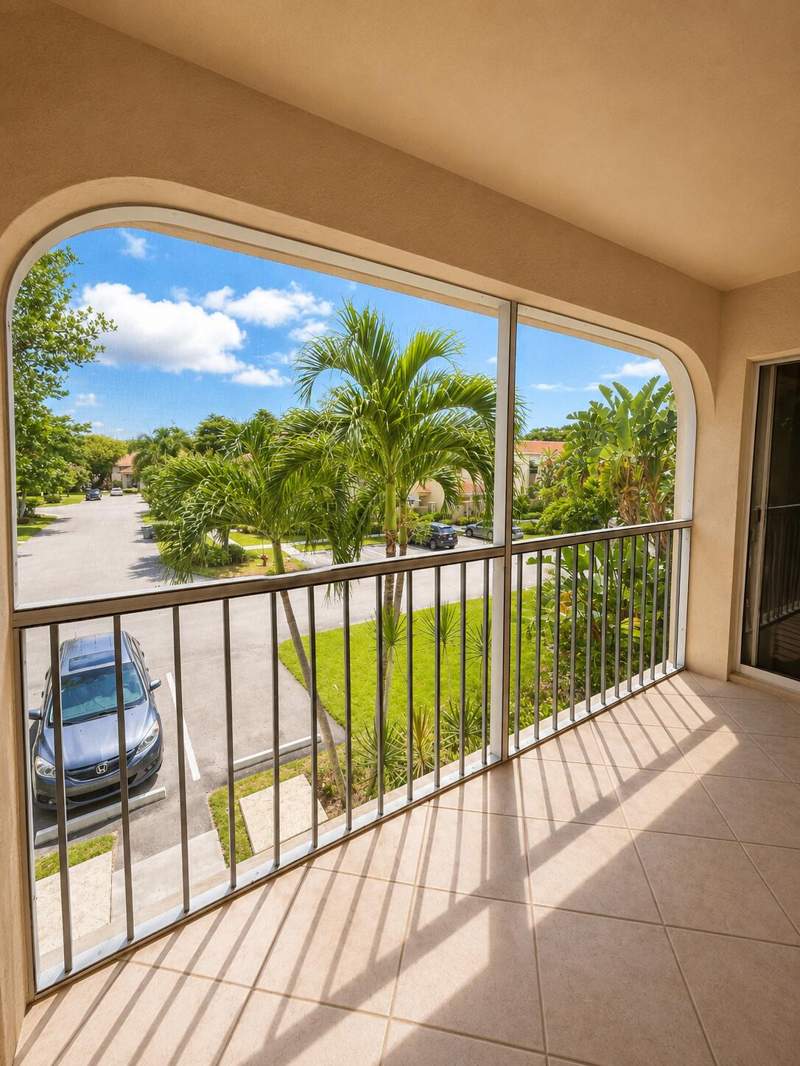 2 bedroom Condominium at 6560 Via Regina, Plum At Boca Pointe Condos One Thru 15 Filed In Or, Boca Raton — photo 2