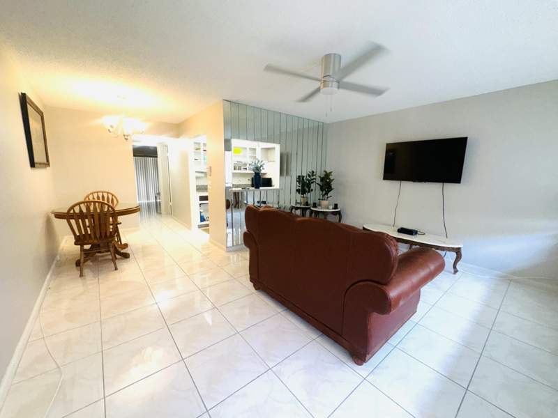 1 bedroom Condominium at 271 Farnham L, Farnham L Condo, Deerfield Beach — photo 4