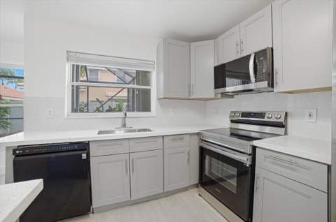 1378 SW 180th Avenue, Pembroke Pines FL - photo 6 of 50
