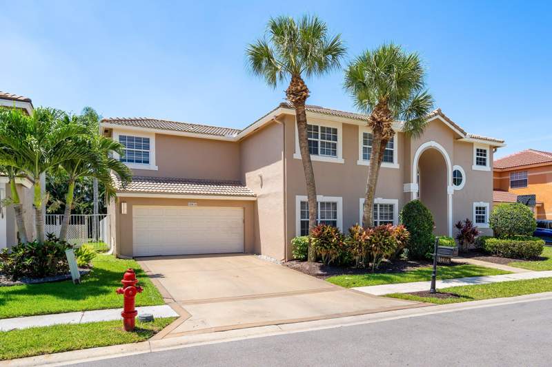 5 bedroom Single Family Residence at 10616 Wheelhouse Circle, Regatta At Mission Bay, Boca Raton — photo 3