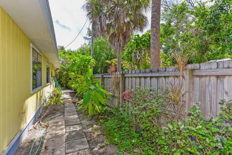 1076 NE Banyan Tree Drive, Jensen Beach FL - photo 17 of 30