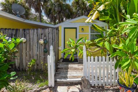 1076 NE Banyan Tree Drive, Jensen Beach FL - photo 18 of 30