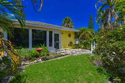 1076 NE Banyan Tree Drive, Jensen Beach FL - photo 20 of 30
