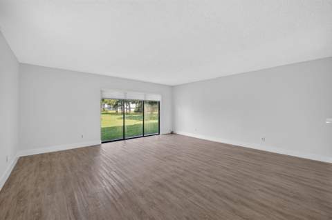 2517 S 17th Street #103, Fort Pierce FL - photo 12 of 25