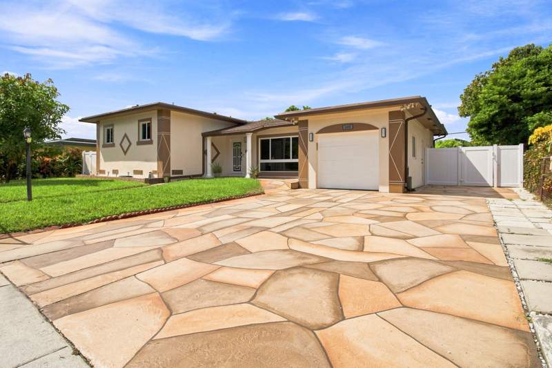 4 bedroom Single Family Residence at 655 W Melrose Circle, Melrose Park Sec 5, Fort Lauderdale — photo 3