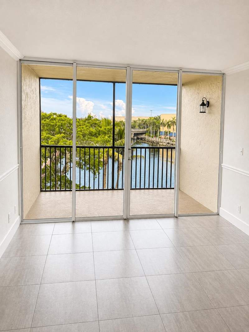 2 bedroom Condominium at 7 Royal Palm Way #505, Boca Bayou, Boca Raton — photo 5