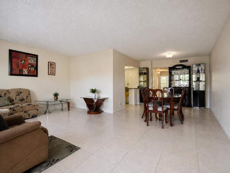 1 bedroom Condominium at 307 Greenbrier B, Century Village - Greenbrier Condo, West Palm Beach — photo 3
