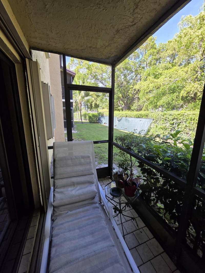 2 bedroom Condominium at 190 SE 7th Street #103, Windwood Isles Condo, Deerfield Beach — photo 1